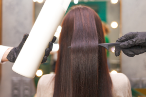 החלקה טבעית - היתרונות למה החלקת שיער בשיטות טבעיות היא הכי מומלצת לשיער